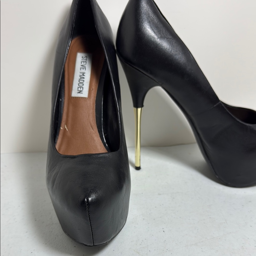 Steve Madden Black and Gold Platform Heels